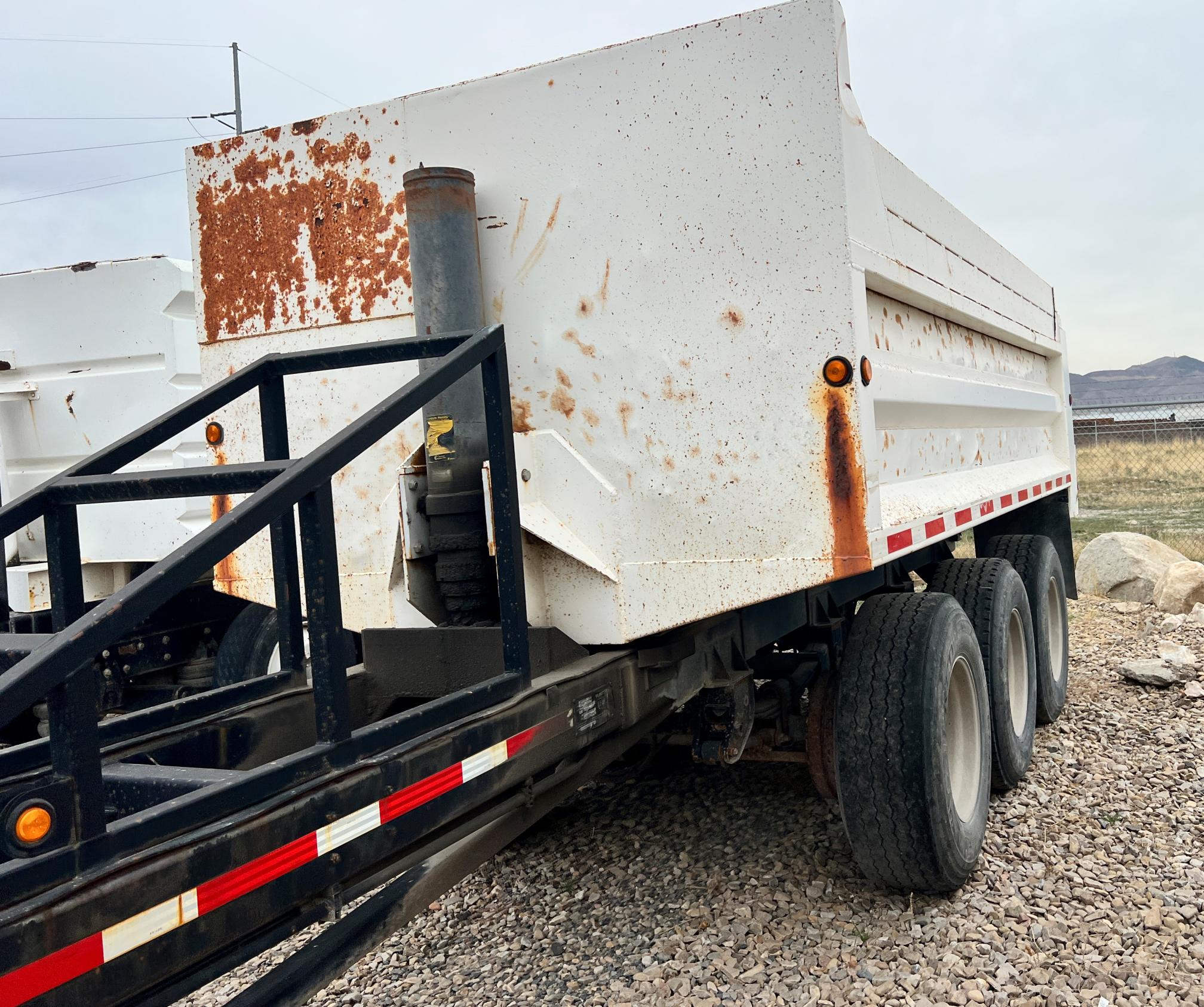 1997 POWER-FLOW 16' Tri-Axle Dump Pup - Image 3